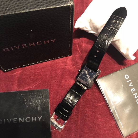 Watch - Picture 2 of 7